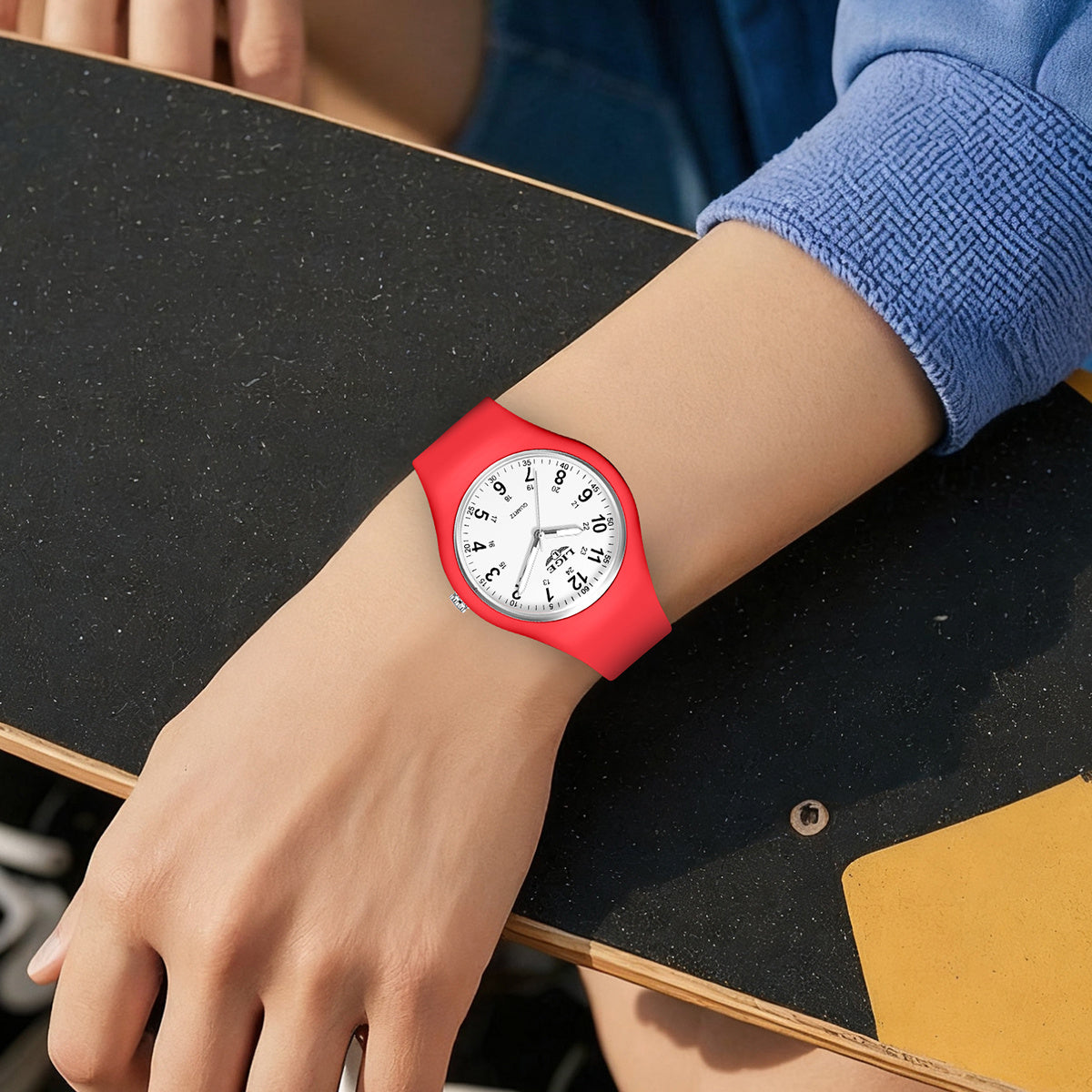 LIGE Minimalist Silicone Quartz Watch – Unisex Design (Available in Multiple Colour Combinations)