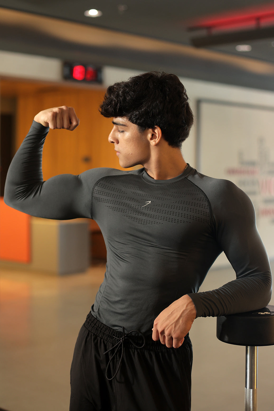 Power Seamless Fullsleeves T-shirt Charcoal
