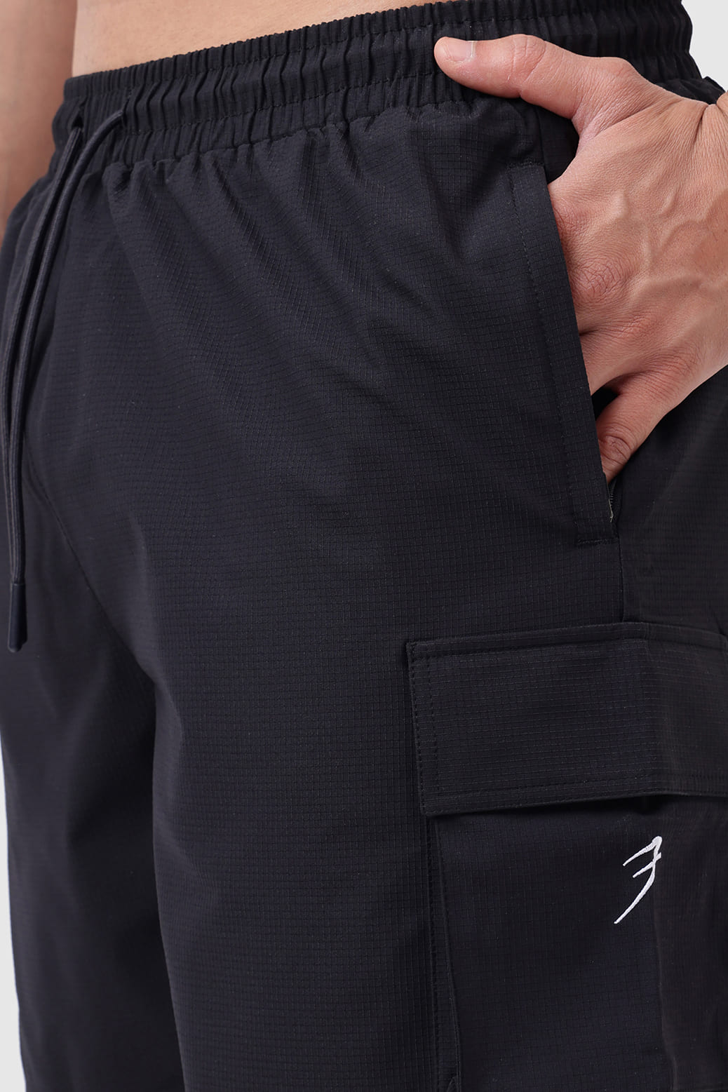 Delta Cargo Shorts Black