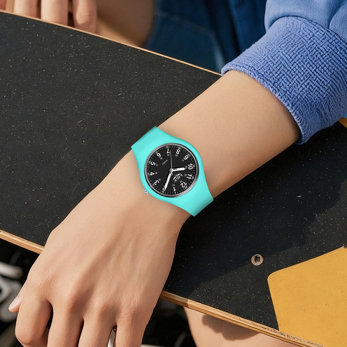 LIGE Minimalist Silicone Quartz Watch – Unisex Design (Available in Multiple Colour Combinations)