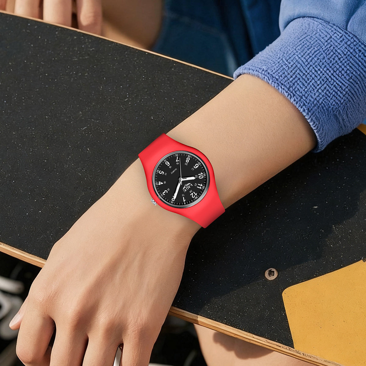LIGE Minimalist Silicone Quartz Watch – Unisex Design (Available in Multiple Colour Combinations)
