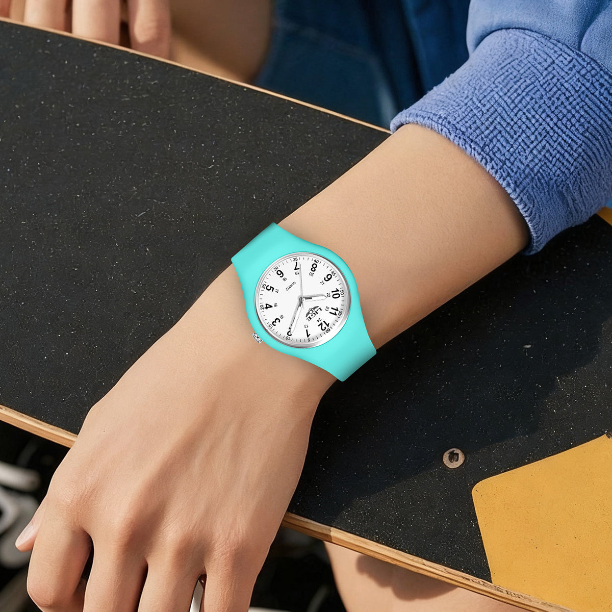 LIGE Minimalist Silicone Quartz Watch – Unisex Design (Available in Multiple Colour Combinations)