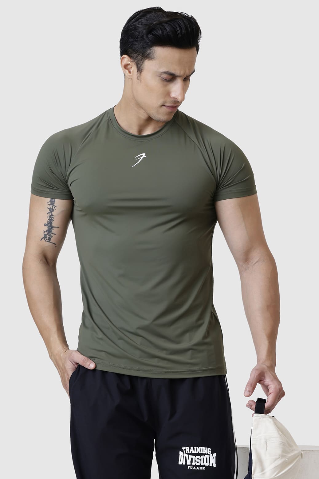 Bare Nylon T-shirt Olive