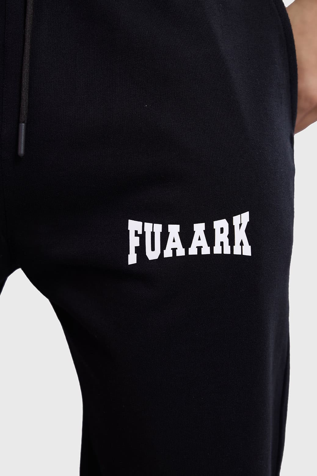 Dark Straight Tracks Black