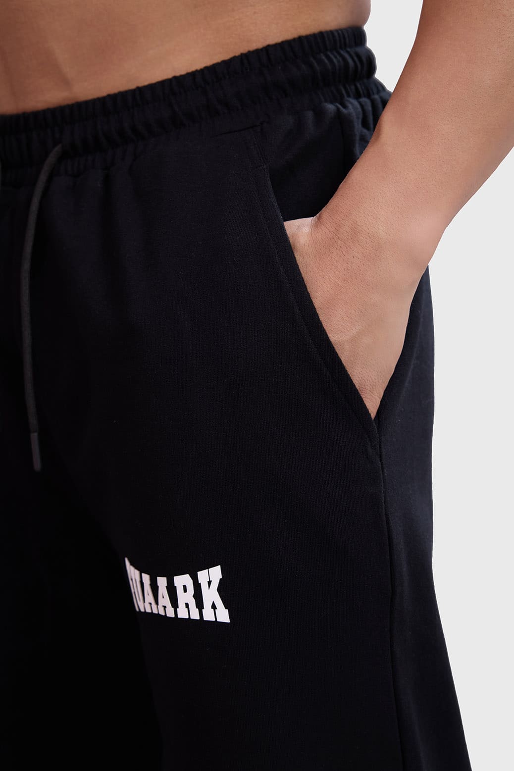 Dark Straight Tracks Black