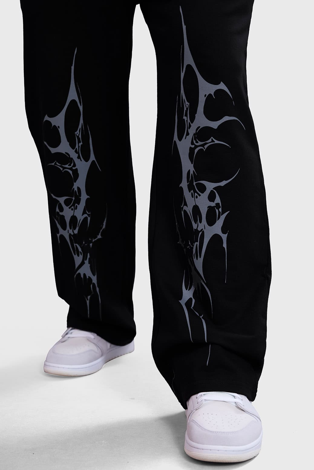 Phantom Straight Tracks Black