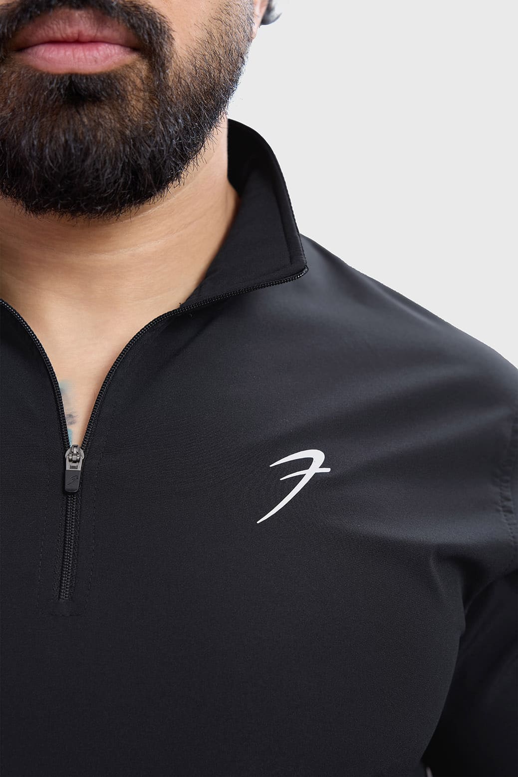 Thread Pullover Black