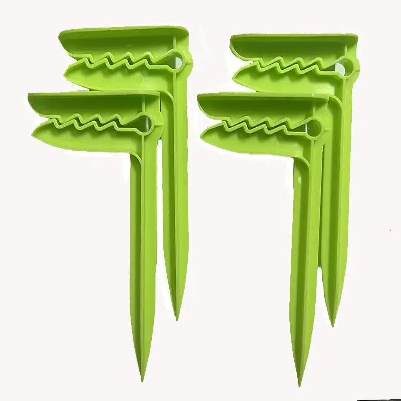 Outdoor Beach & Picnic Mat Towel Holder – Windproof Camping Tool (4pcs) - Green - 4pcs - SS