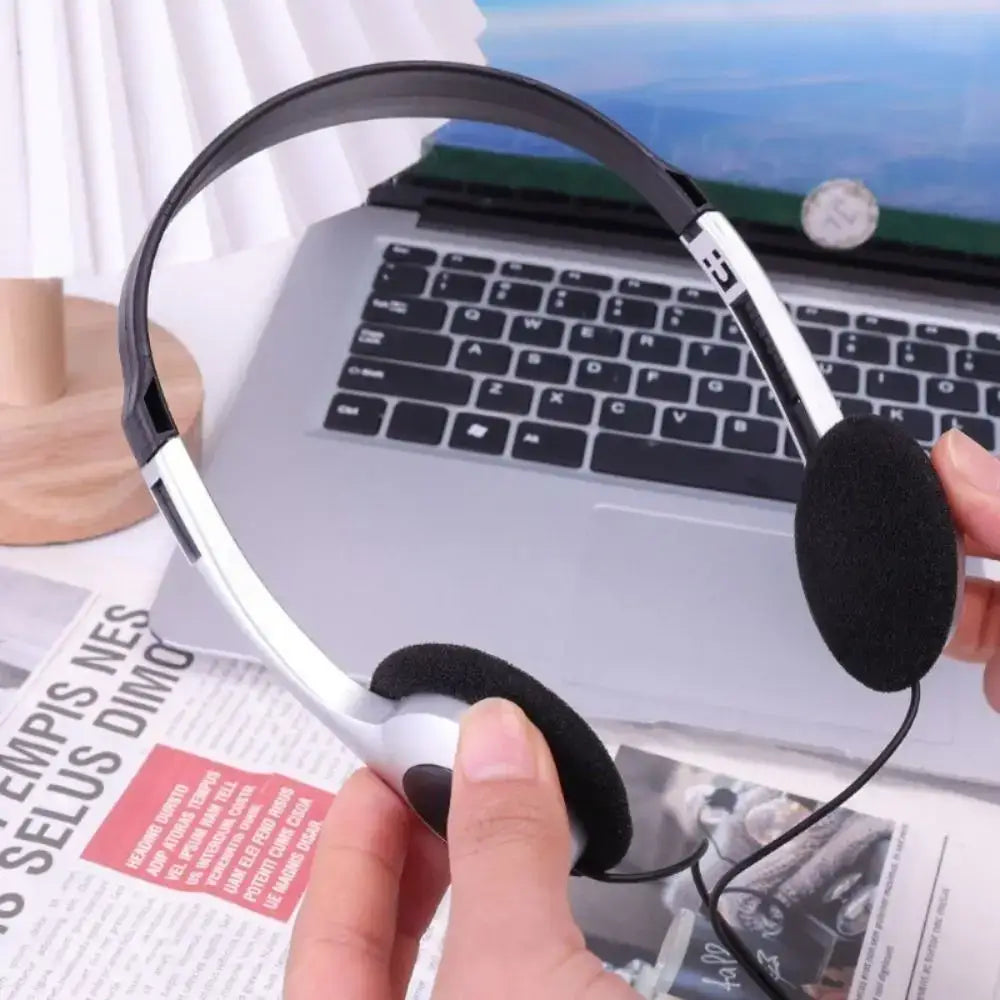 Retro Wired Headphones Hip Hop Trends Over Ear Earbud Walkman Earphone MP3 Wired Connection Music Personality Sports